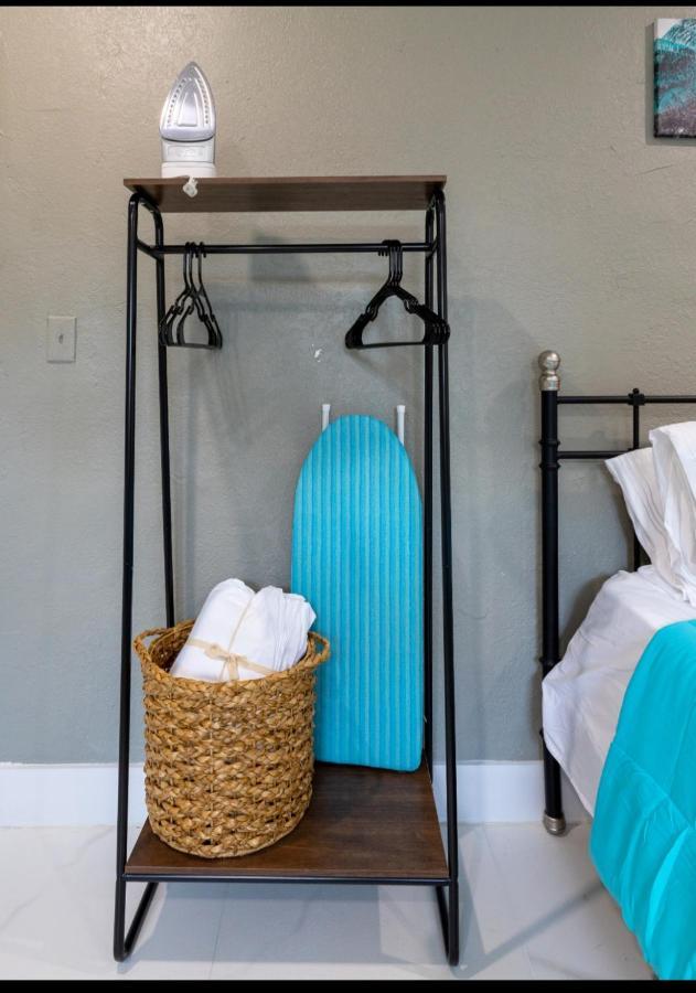 Beautiful Studio In Heart Of Miami Villa Esterno foto