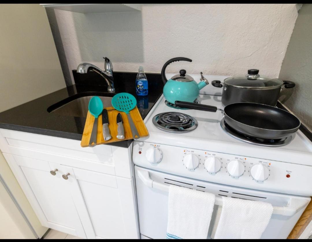 Beautiful Studio In Heart Of Miami Villa Esterno foto